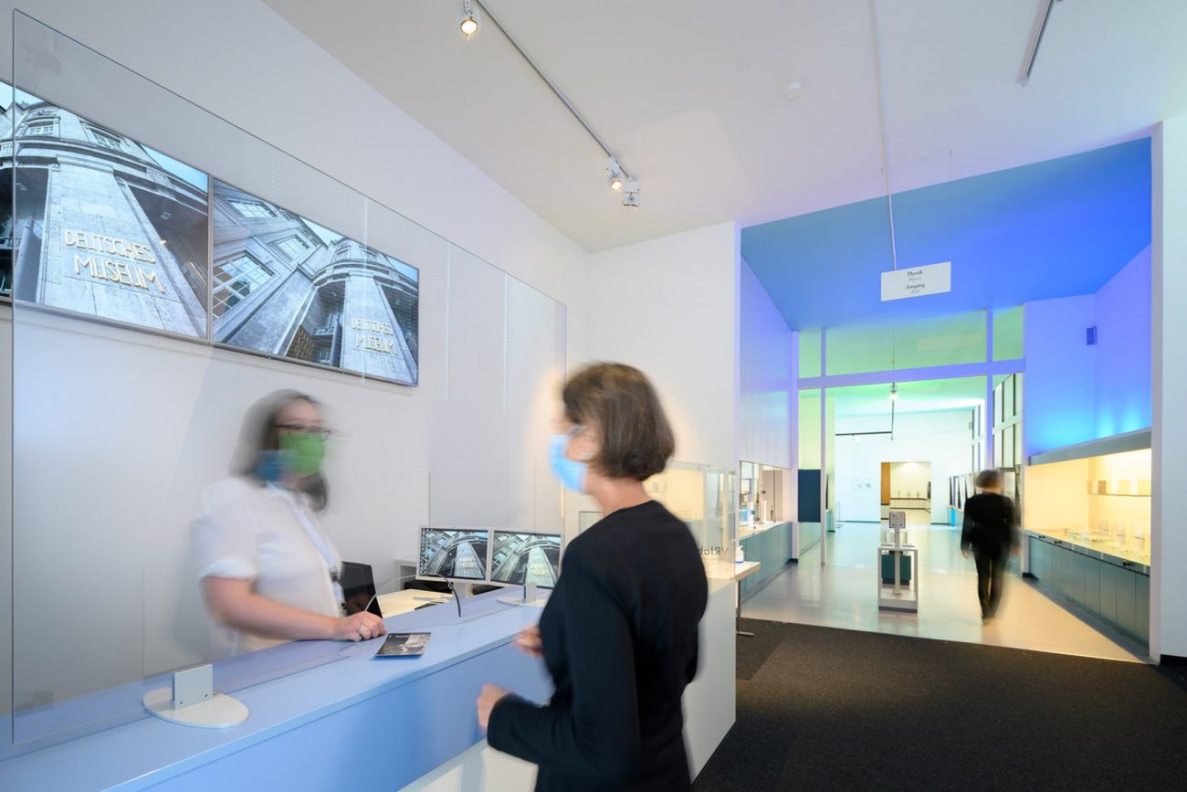 Virenschutz Plexxiwand